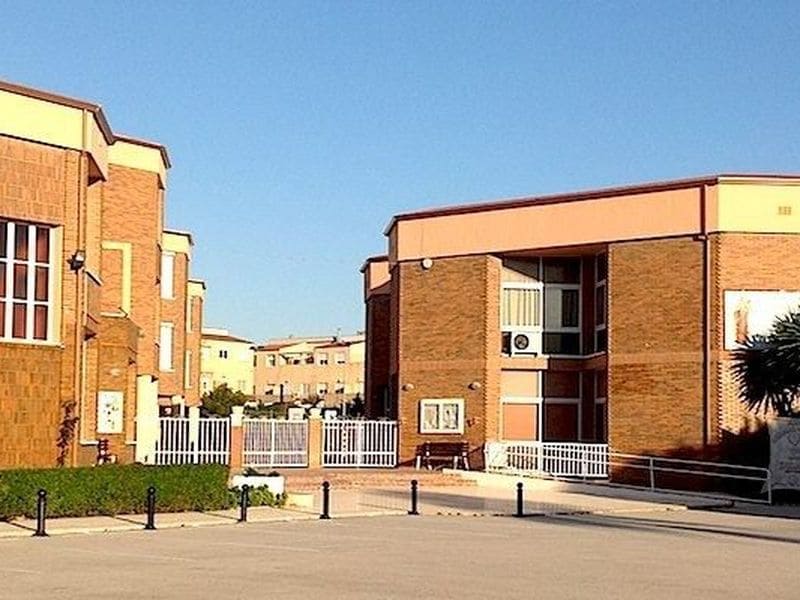 Edificio del colegio de Alicante